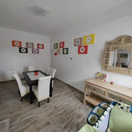 Patyo Vendeghaz Villa Oroshaza